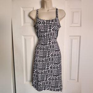 Staring at Stars black and white dress size small.